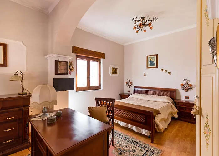 Domus Aenaria - Elegant & Spacious - Walk To Вилла Искья