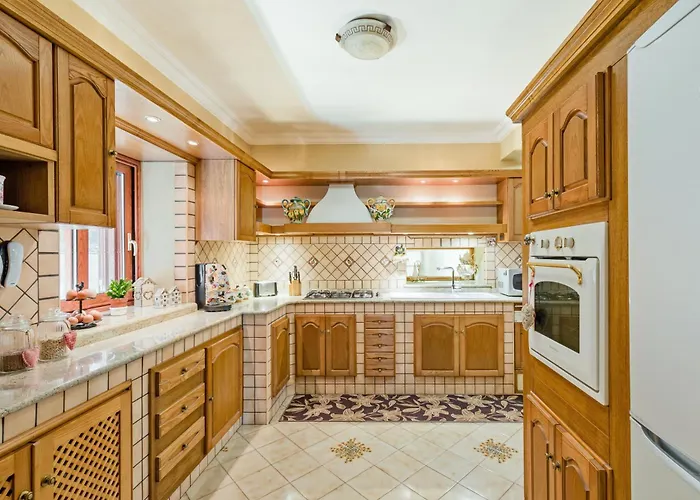 Domus Aenaria - Elegant & Spacious - Walk To Вилла *