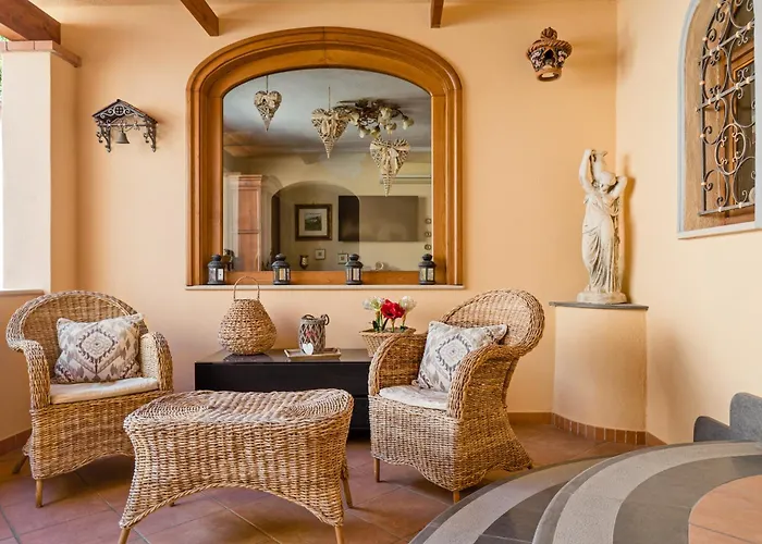 Вилла Domus Aenaria - Elegant & Spacious - Walk To *