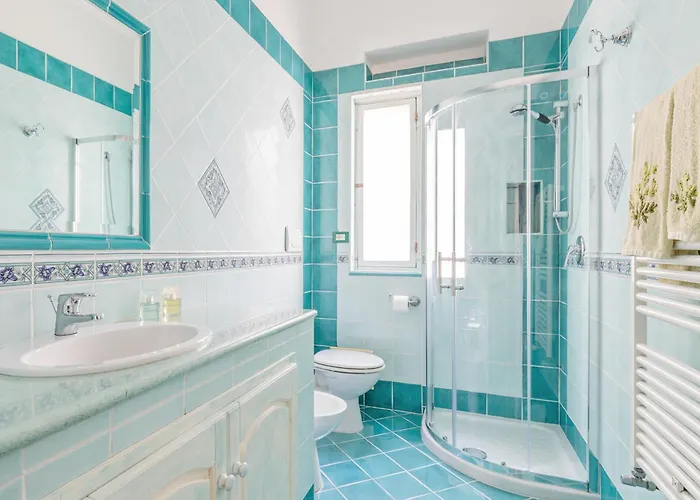 Domus Aenaria - Elegant & Spacious - Walk To Вилла